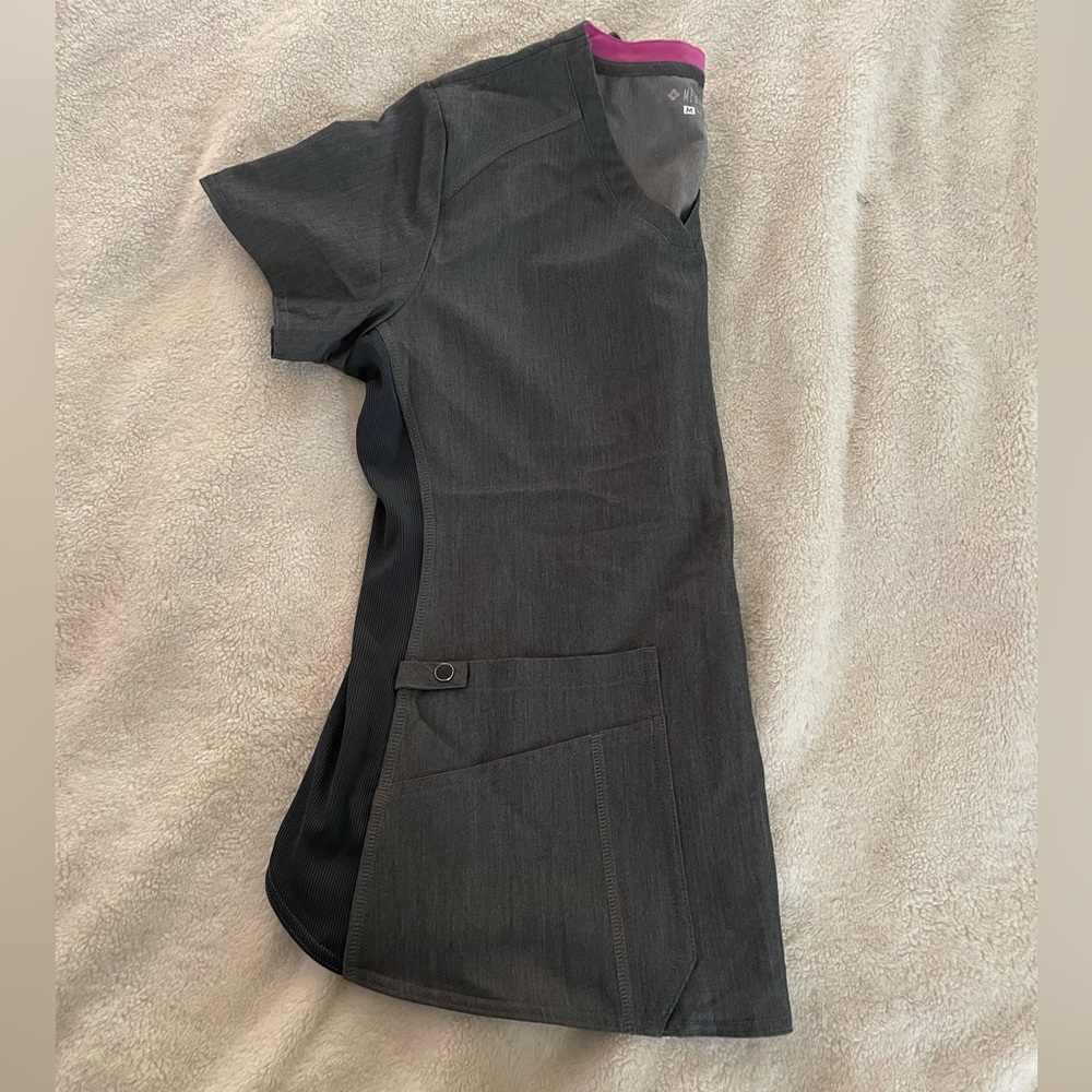 NWOT Med Couture Scrub Top - Picture 2 of 2